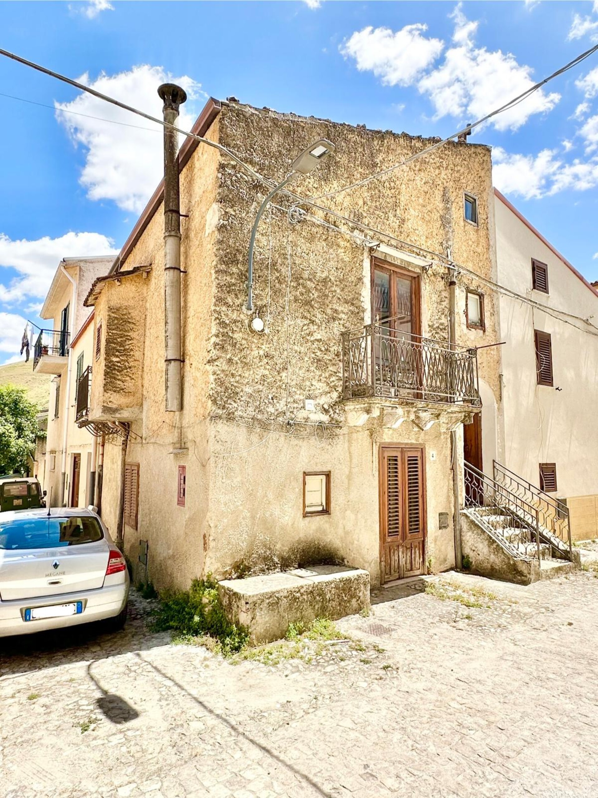 Casa singola in Vendita a Palazzo Adriano (Palermo)