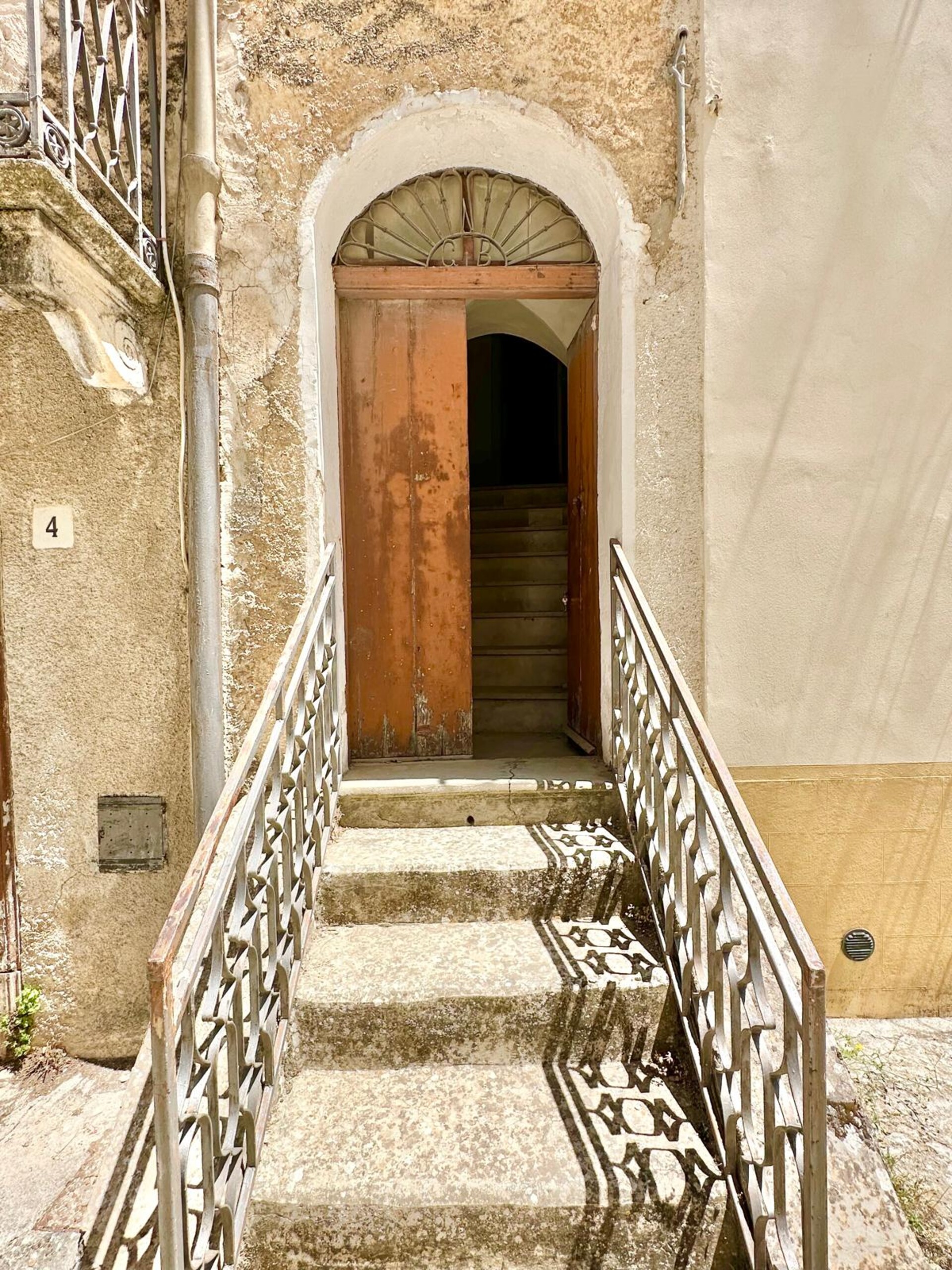 Casa singola in Vendita a Palazzo Adriano (Palermo)