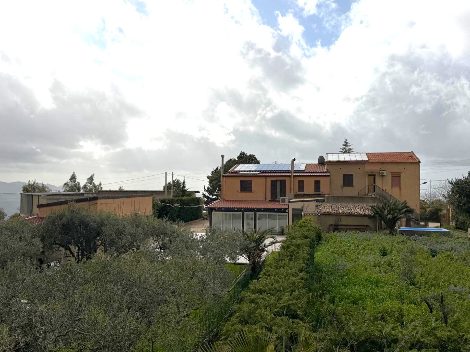 Locale commerciale in Vendita a Campofiorito (Palermo)