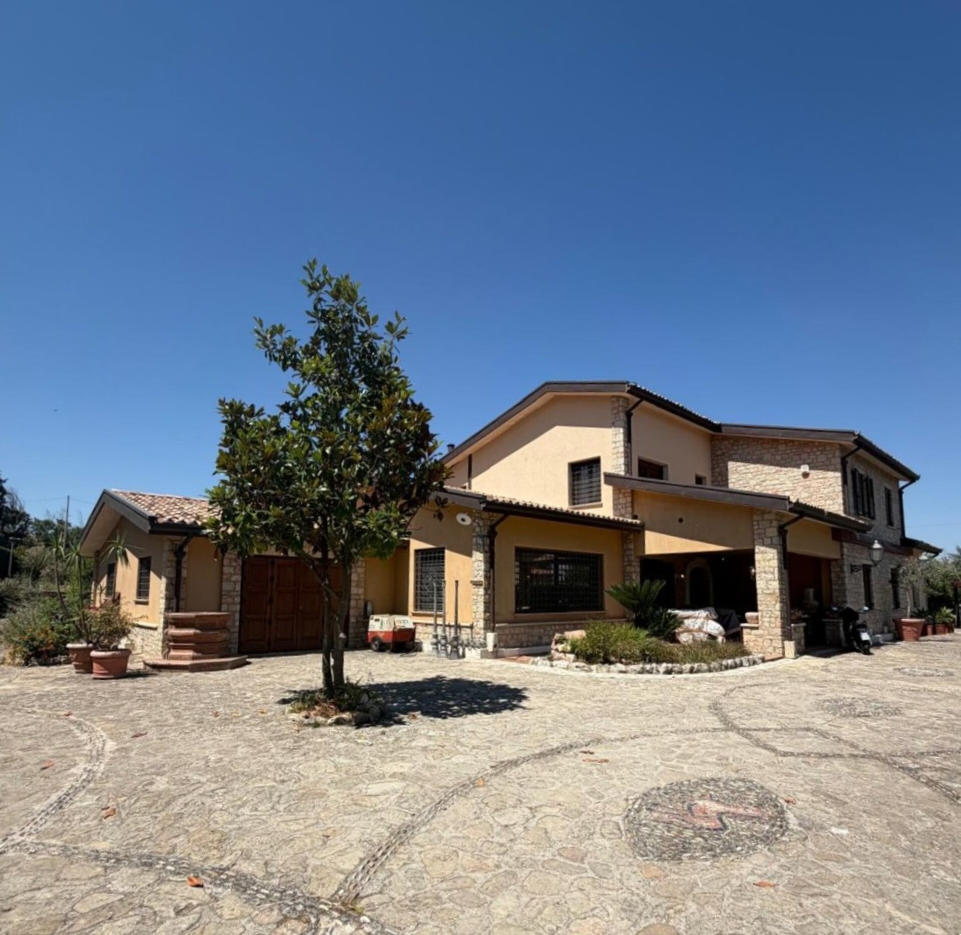 Villa indipendente in Vendita a Corleone (Palermo)