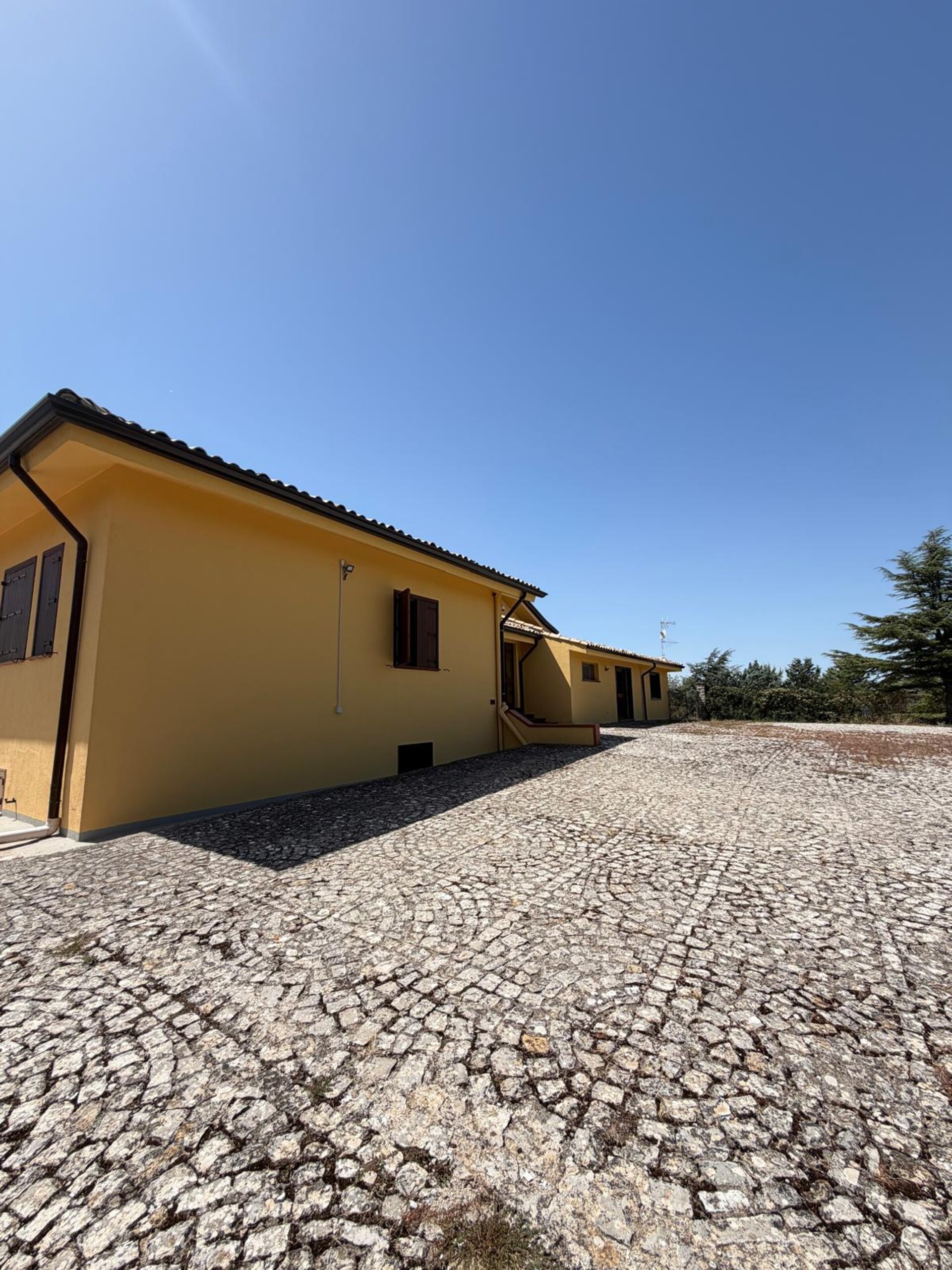 Villa in Vendita a Contessa Entellina (Palermo)