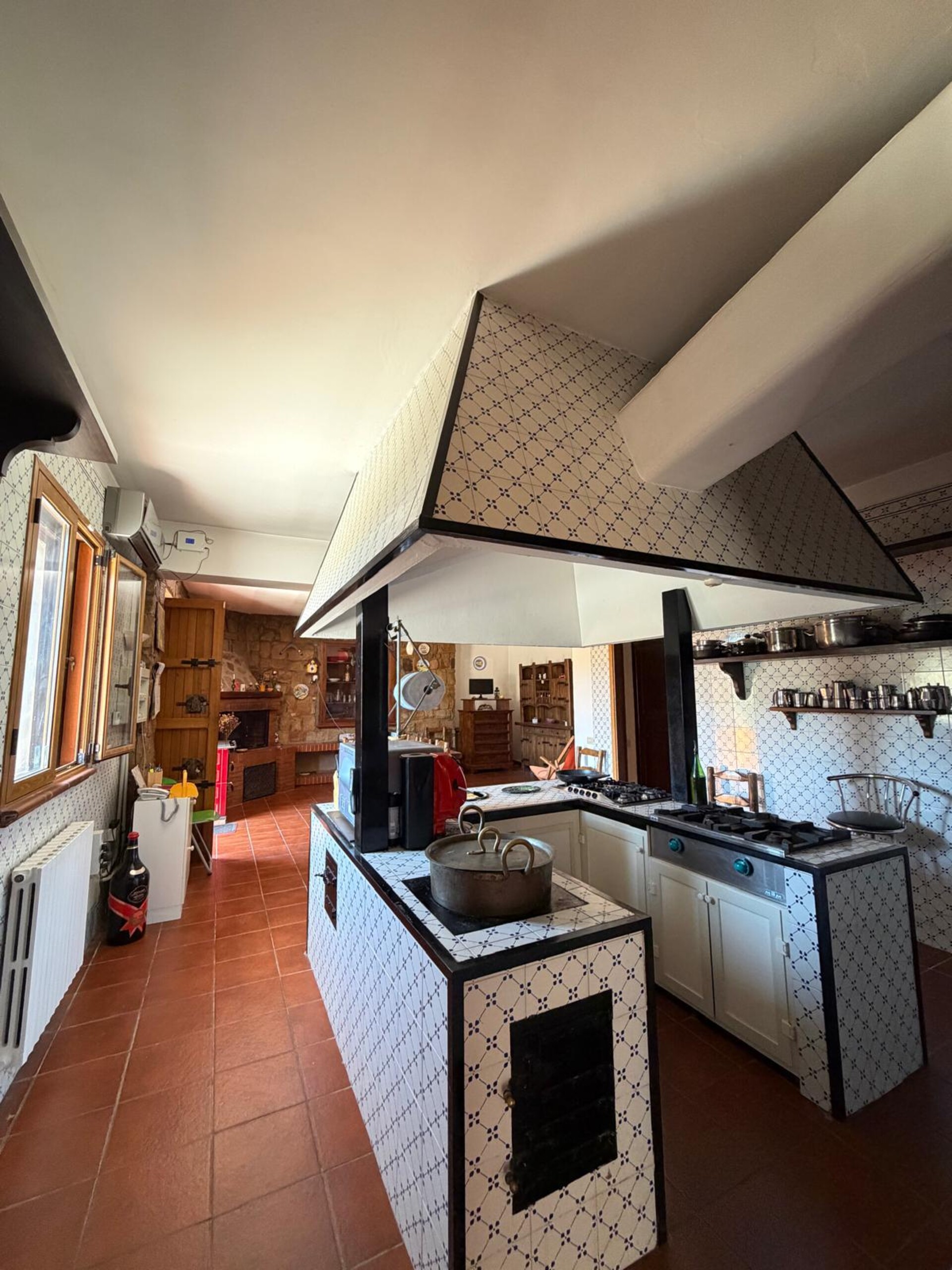 Villa in Vendita a Contessa Entellina (Palermo)