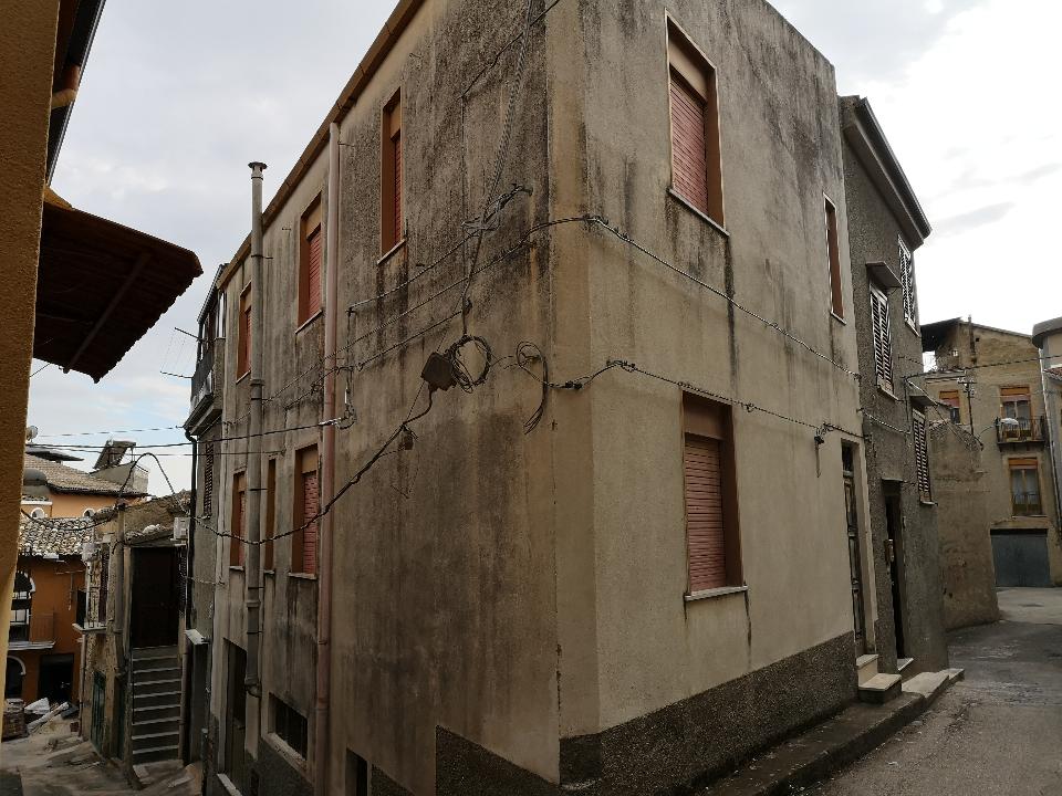 Casa singola in Vendita a Bisacquino Centro Storico (Palermo)