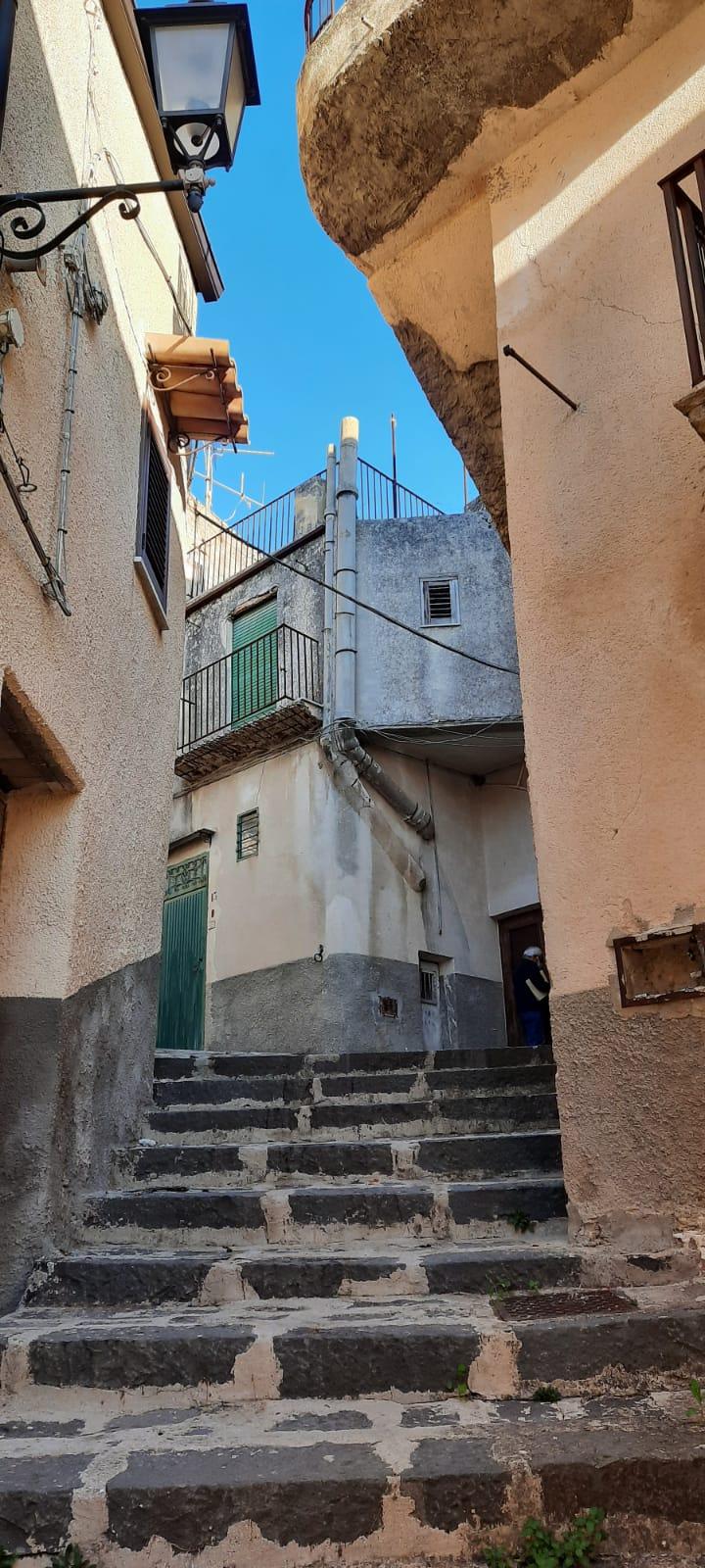 Casa singola in Vendita a Giuliana Centro Storico (Palermo)