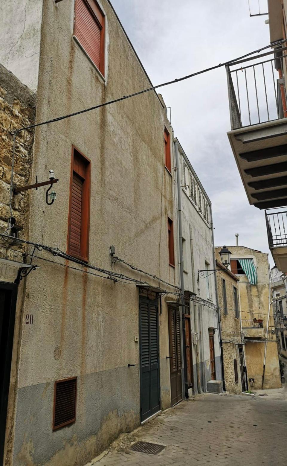 Casa singola in Vendita a Giuliana Centro Storico (Palermo)