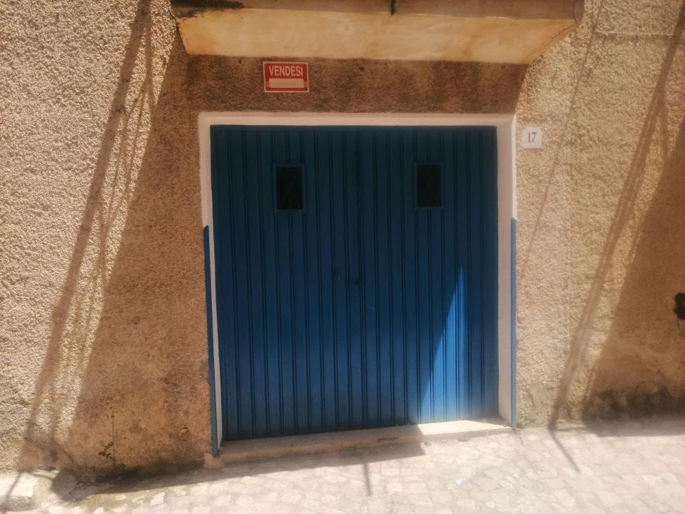 Garage singolo in Vendita a Palazzo Adriano Centro storico (Palermo)