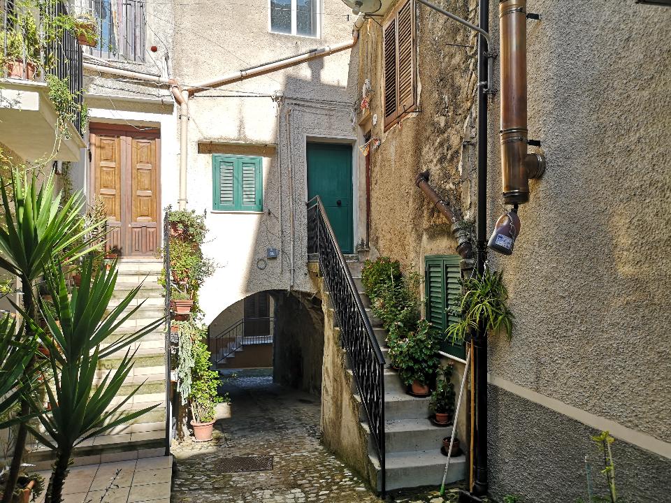 Casa singola in Vendita a Palazzo Adriano Centro storico (Palermo)
