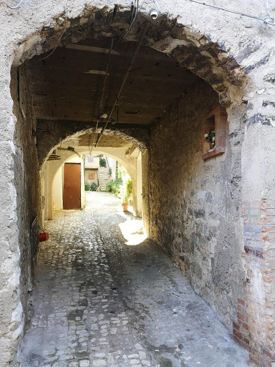Casa singola in Vendita a Palazzo Adriano Centro storico (Palermo)