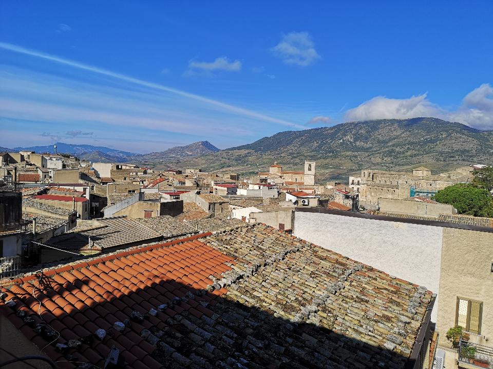 Casa singola in Vendita a Palazzo Adriano Centro storico (Palermo)