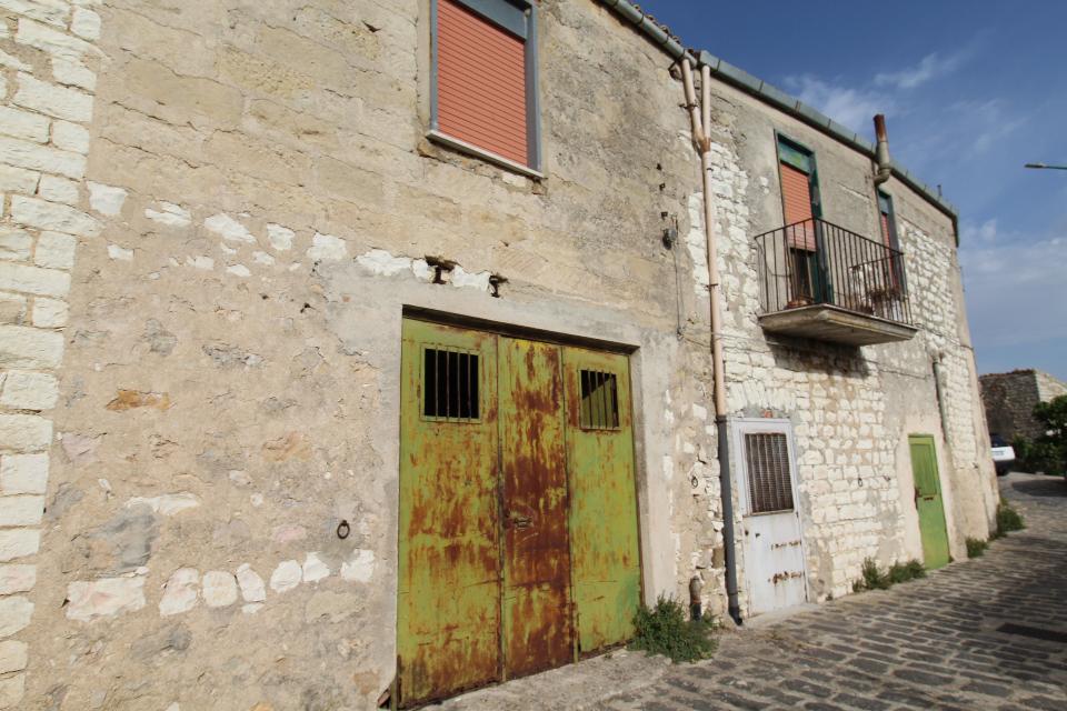 Casa singola in Vendita a Giuliana Centro Storico (Palermo)