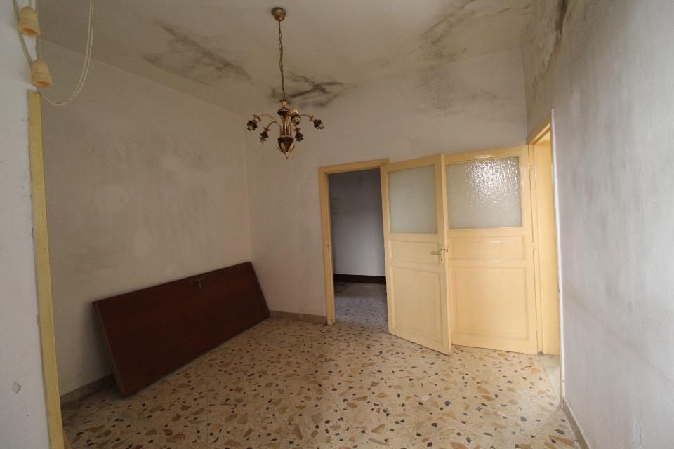 Casa singola in Vendita a Giuliana Centro Storico (Palermo)