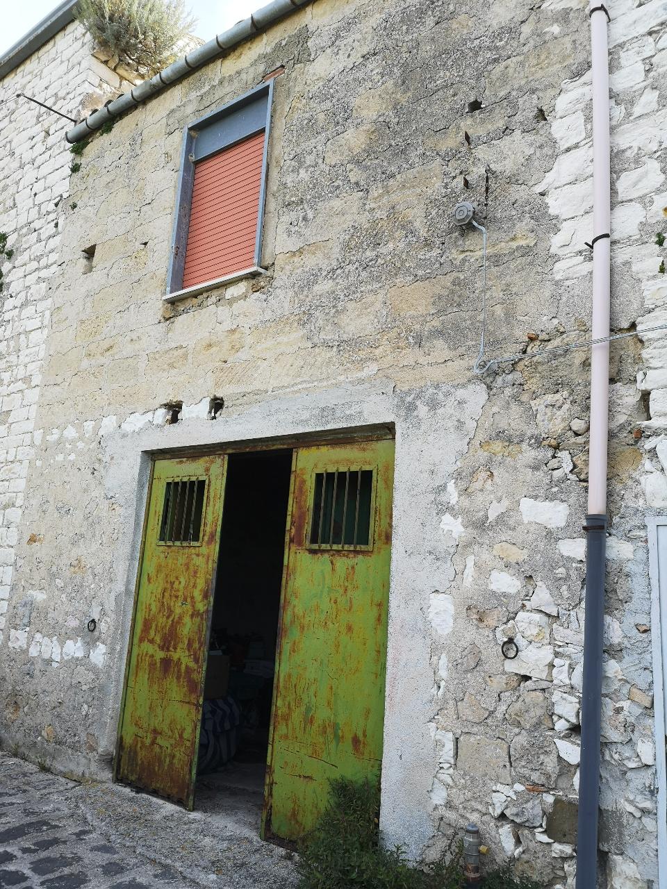 Casa singola in Vendita a Giuliana Centro Storico (Palermo)