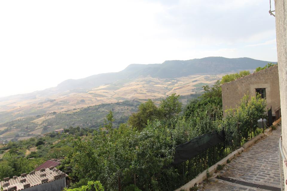 Casa singola in Vendita a Giuliana Centro Storico (Palermo)