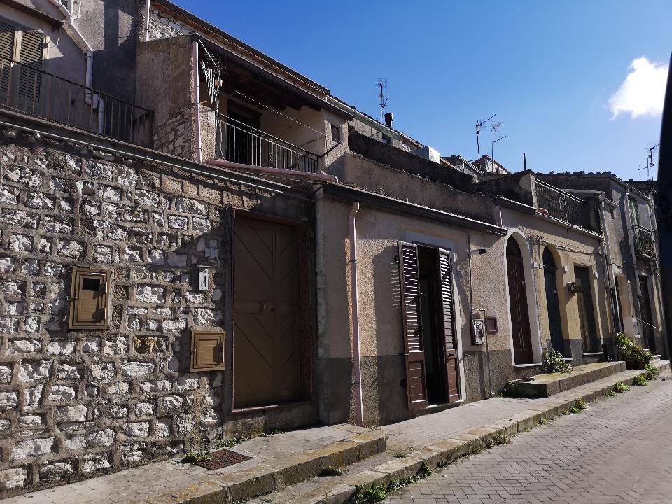 Casa singola in Vendita a Chiusa Sclafani (Palermo)