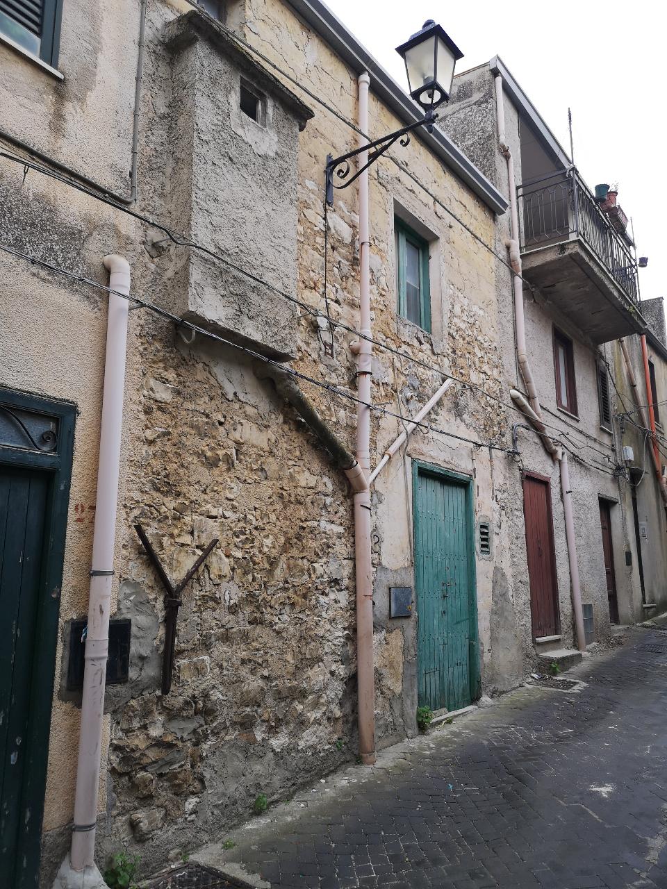 Casa singola in Vendita a Giuliana Centro Storico (Palermo)