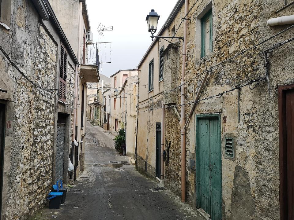 Casa singola in Vendita a Giuliana Centro Storico (Palermo)