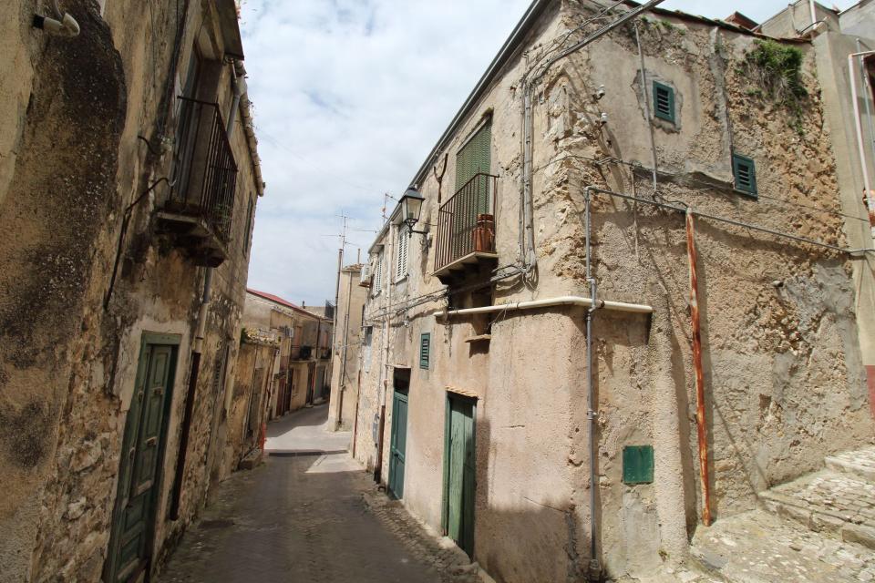 Casa singola in Vendita a Giuliana Centro Storico (Palermo)