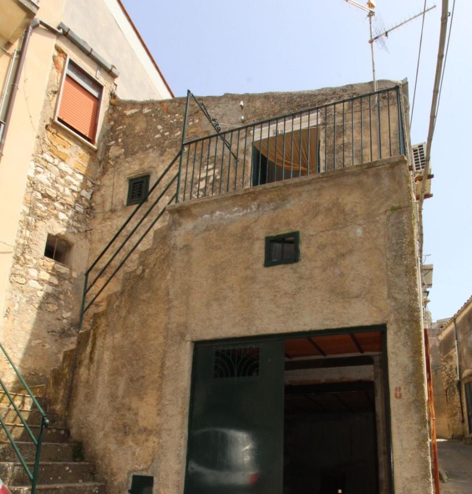 Casa singola in Vendita a Giuliana Centro Storico (Palermo)