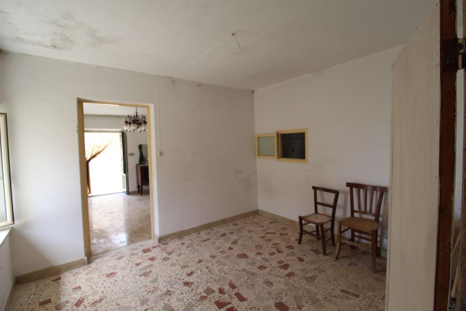 Casa singola in Vendita a Giuliana Centro Storico (Palermo)