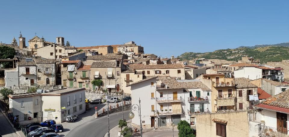 Appartamento in Vendita a Chiusa Sclafani centro storico (Palermo)