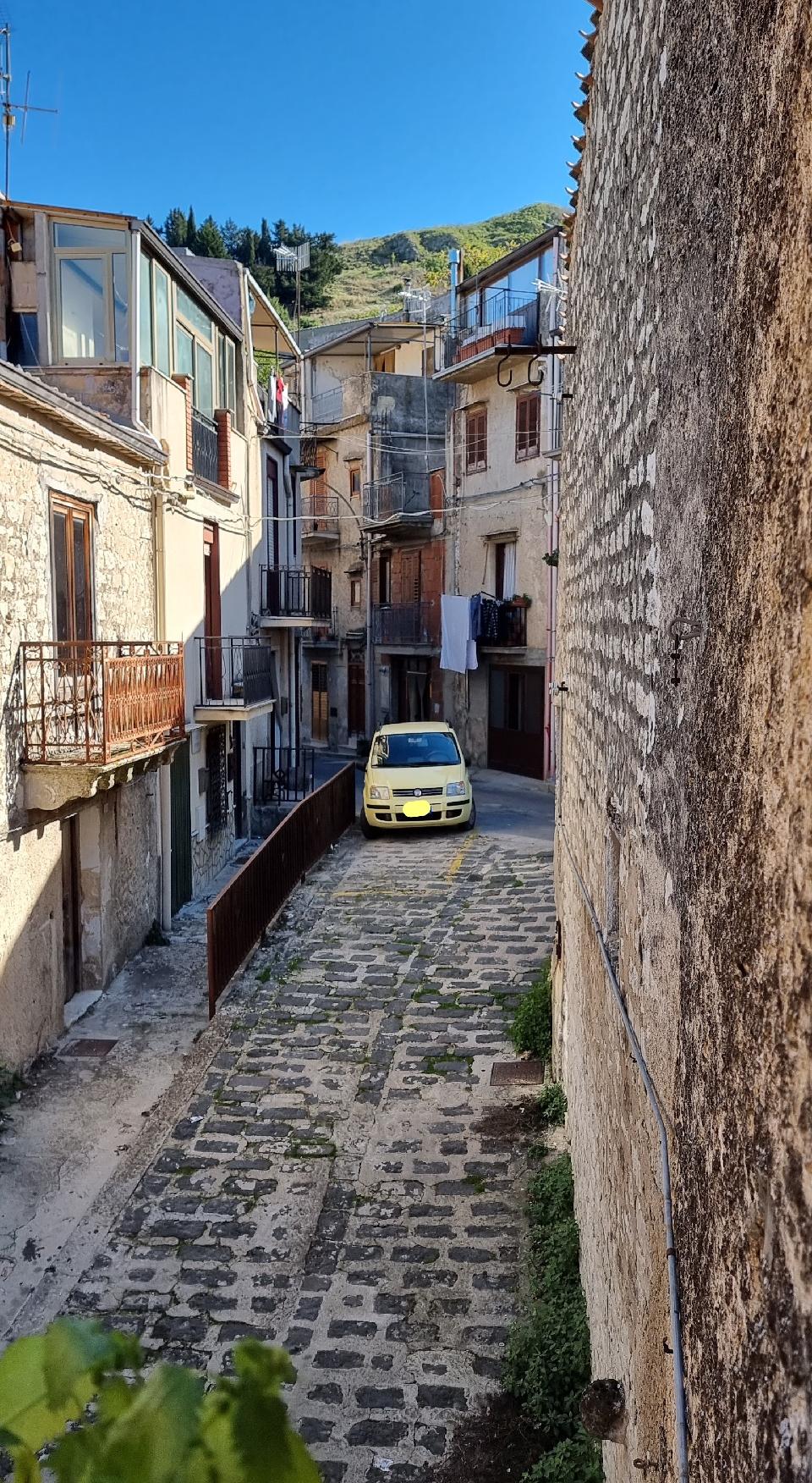 Casa singola in Vendita a Chiusa Sclafani San Michele (Palermo)