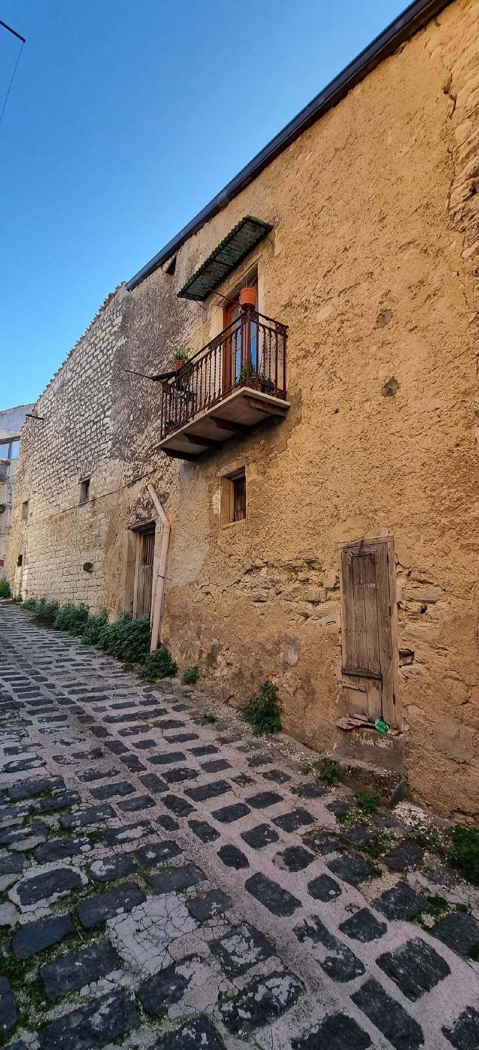 Casa singola in Vendita a Chiusa Sclafani San Michele (Palermo)