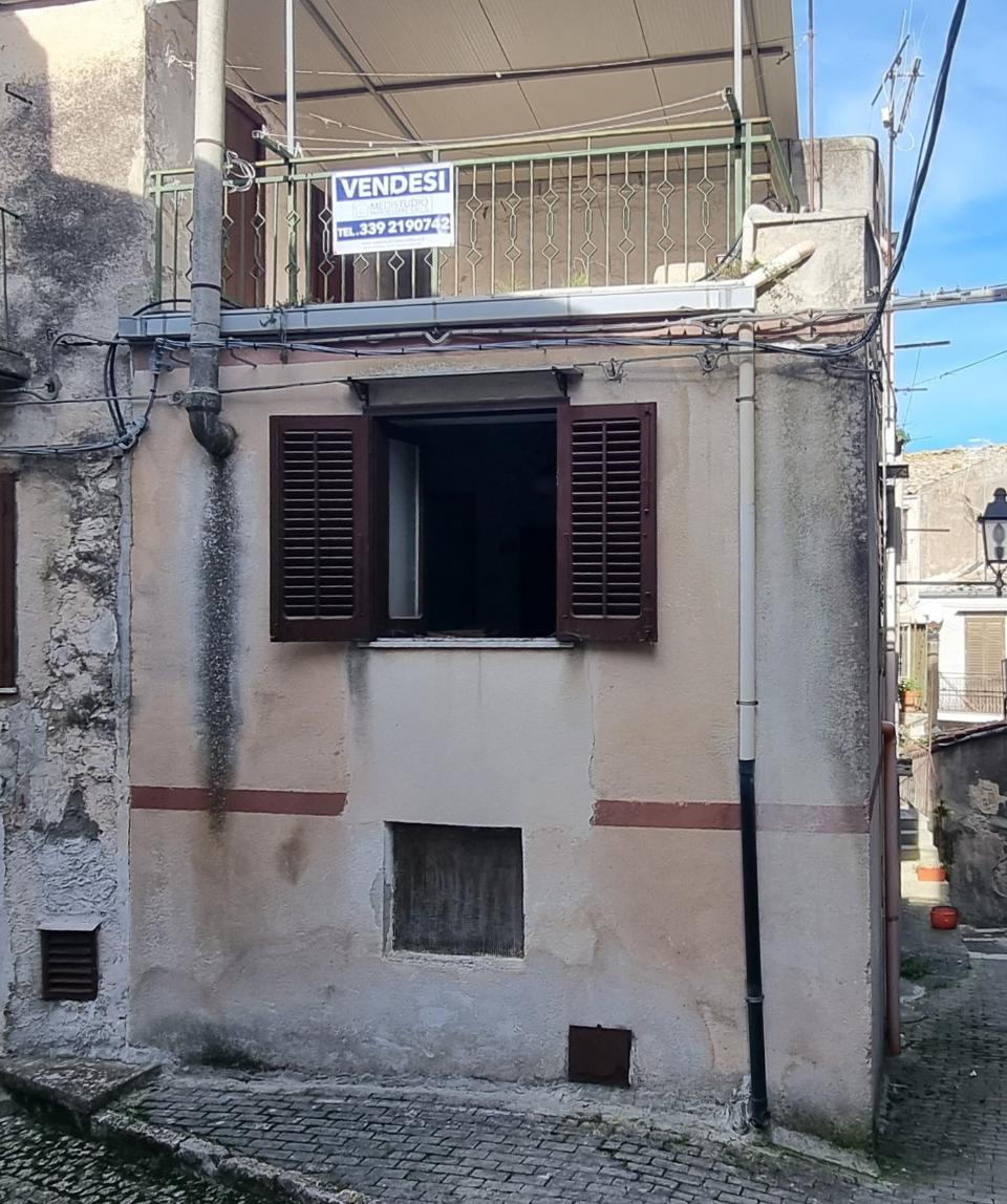 Casa singola in Vendita a Giuliana Centro Storico (Palermo)