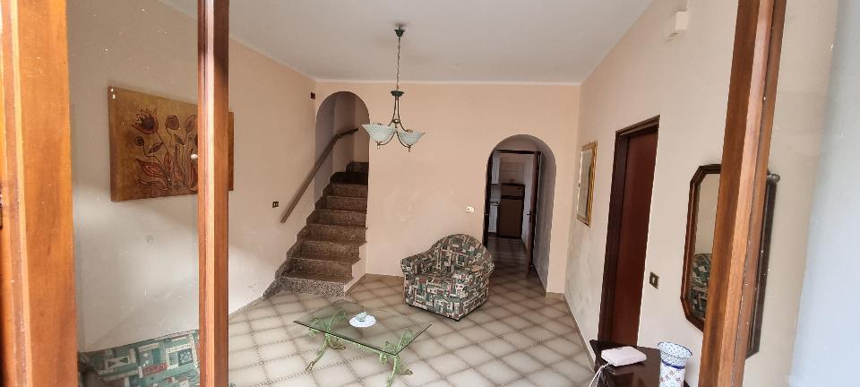 Casa singola in Vendita a Giuliana Centro Storico (Palermo)