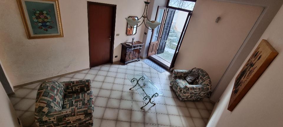 Casa singola in Vendita a Giuliana Centro Storico (Palermo)