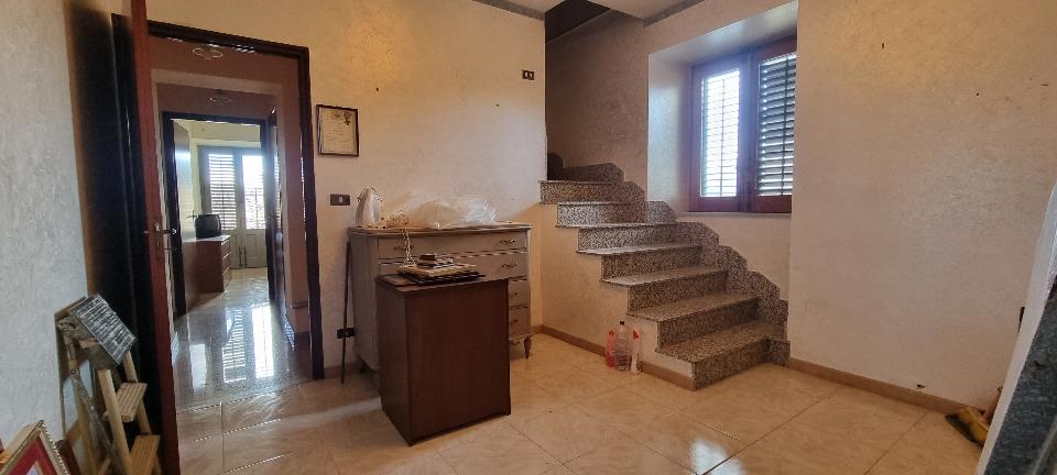 Casa singola in Vendita a Giuliana Centro Storico (Palermo)