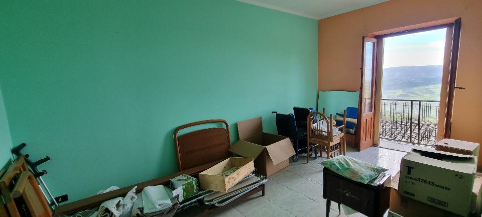Casa singola in Vendita a Giuliana Centro Storico (Palermo)