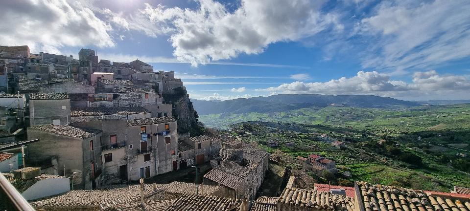 Casa singola in Vendita a Giuliana Centro Storico (Palermo)