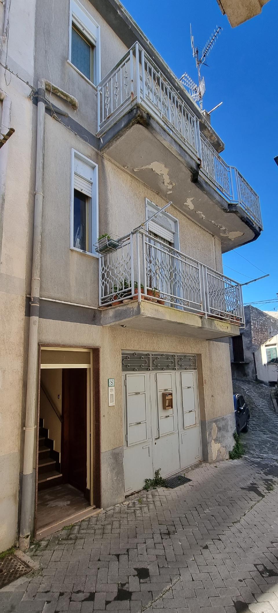 Casa singola in Vendita a Giuliana Centro Storico (Palermo)