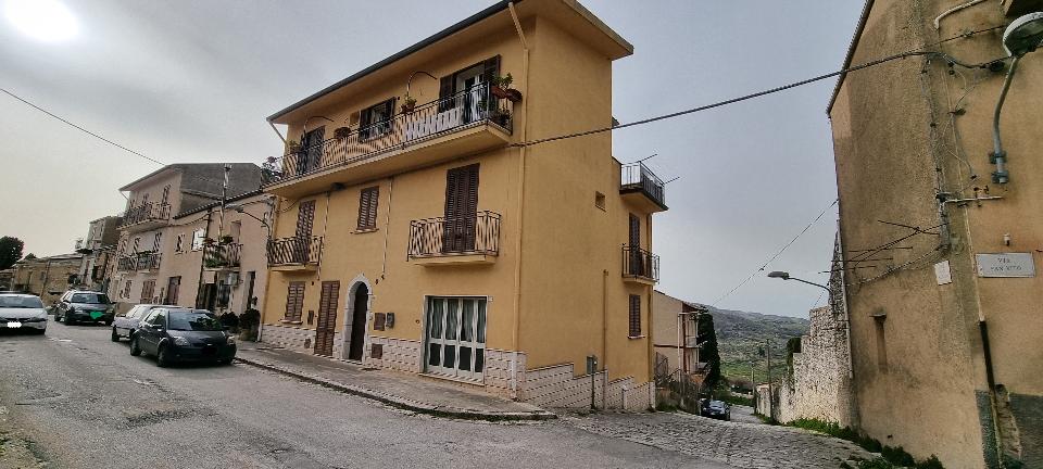 Appartamento in Vendita a Chiusa Sclafani San Vito (Palermo)