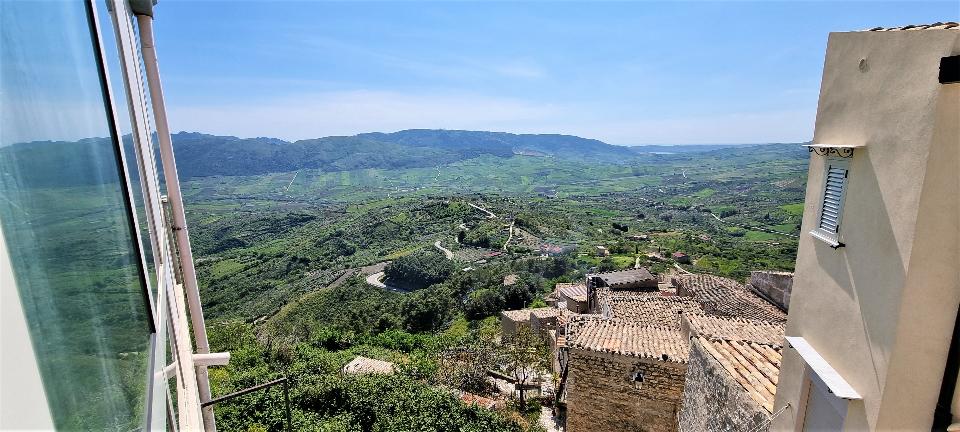 Appartamento in Vendita a Giuliana Centro Storico (Palermo)