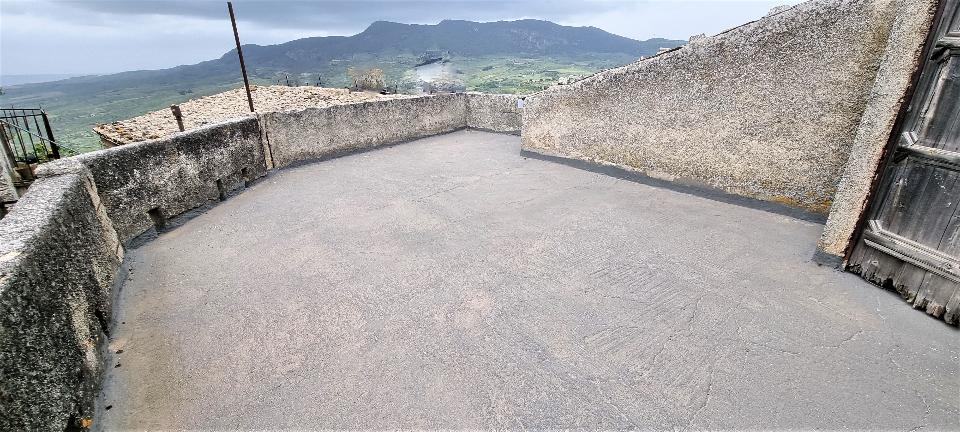 Casa singola in Vendita a Giuliana Centro Storico (Palermo)