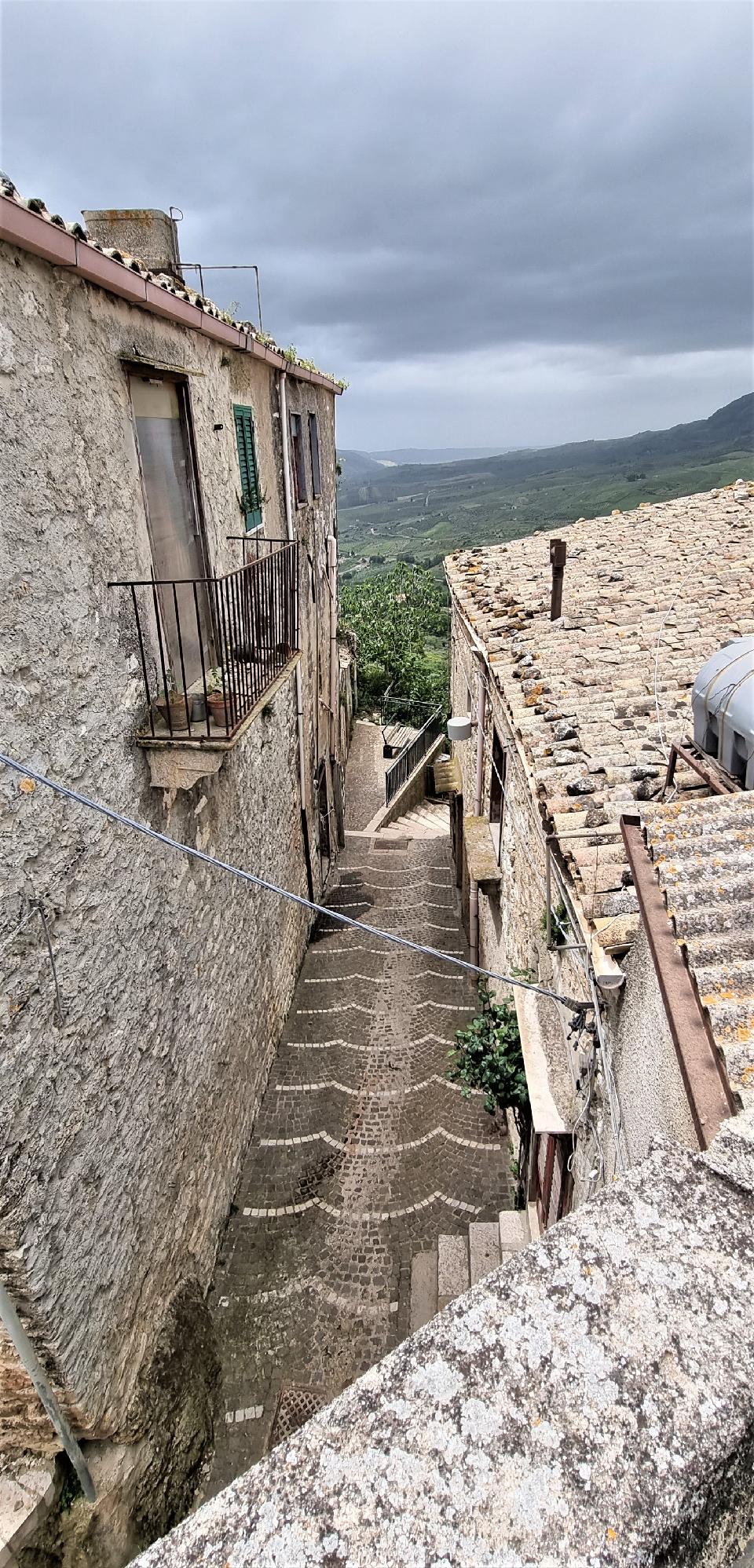 Casa singola in Vendita a Giuliana Centro Storico (Palermo)