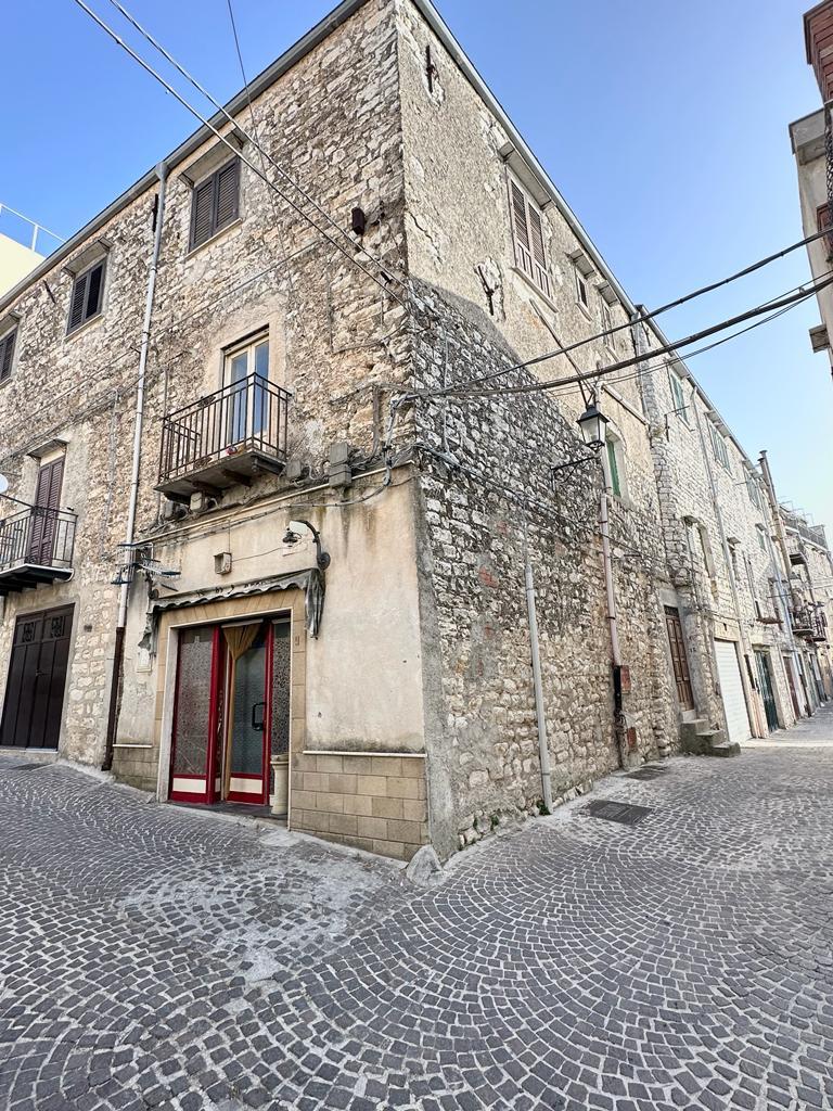 Appartamento in Vendita a Giuliana Centro Storico (Palermo)