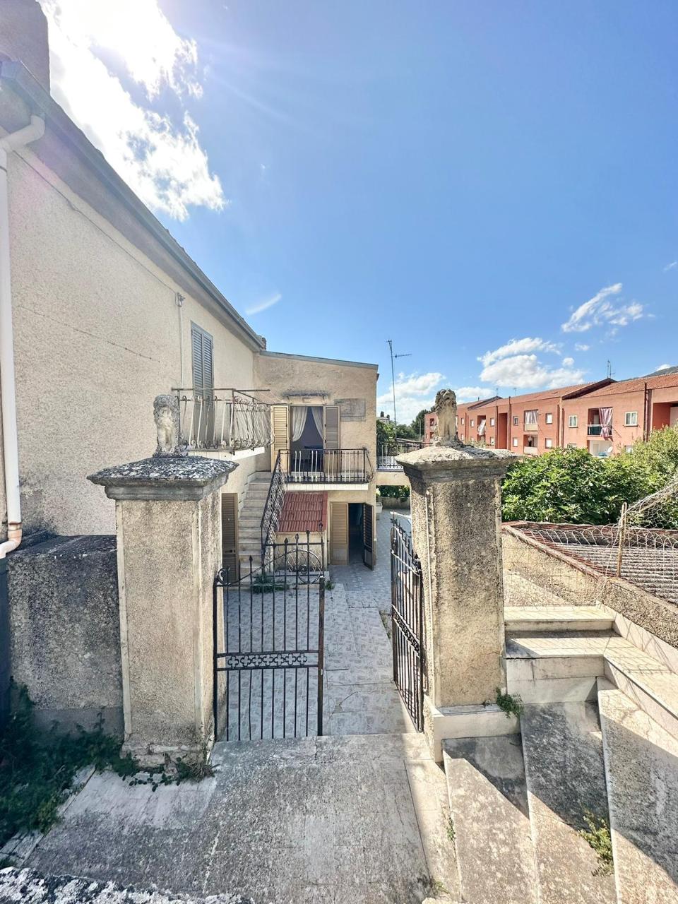 Villa in Vendita a Palazzo Adriano (Palermo)