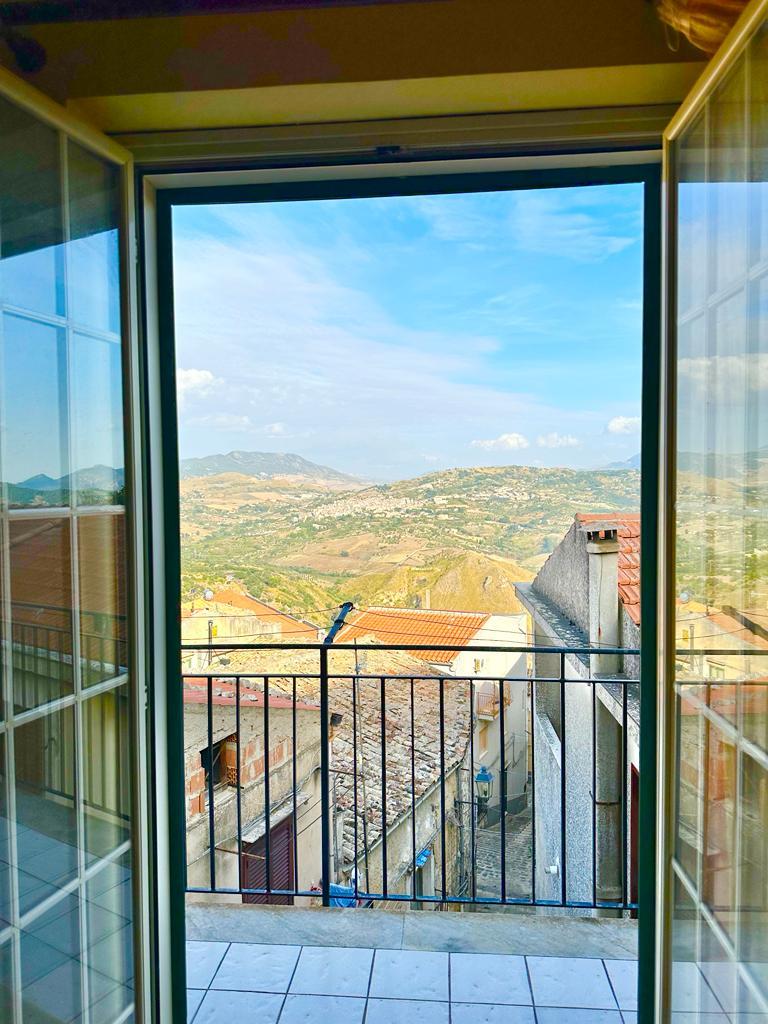 Casa singola in Vendita a Giuliana Centro Storico (Palermo)