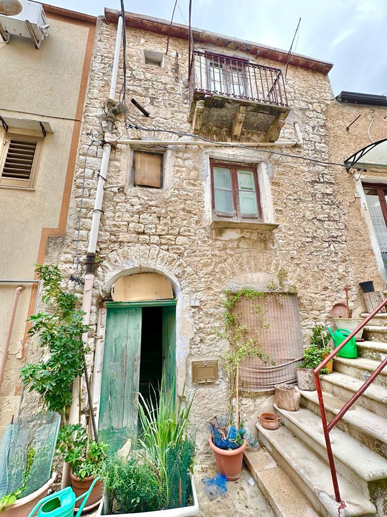 Casa singola in Vendita a Chiusa Sclafani centro storico (Palermo)