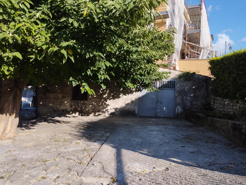 B&B in Vendita a Chiusa Sclafani Via Ungheria (Palermo)