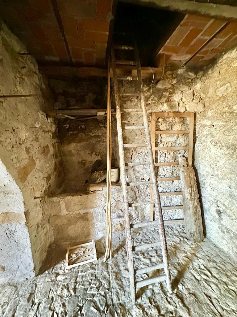 Casa singola in Vendita a Giuliana Centro Storico (Palermo)