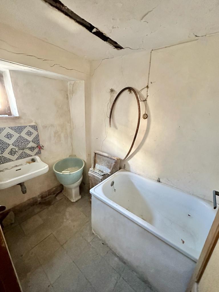 Casa singola in Vendita a Giuliana Centro Storico (Palermo)