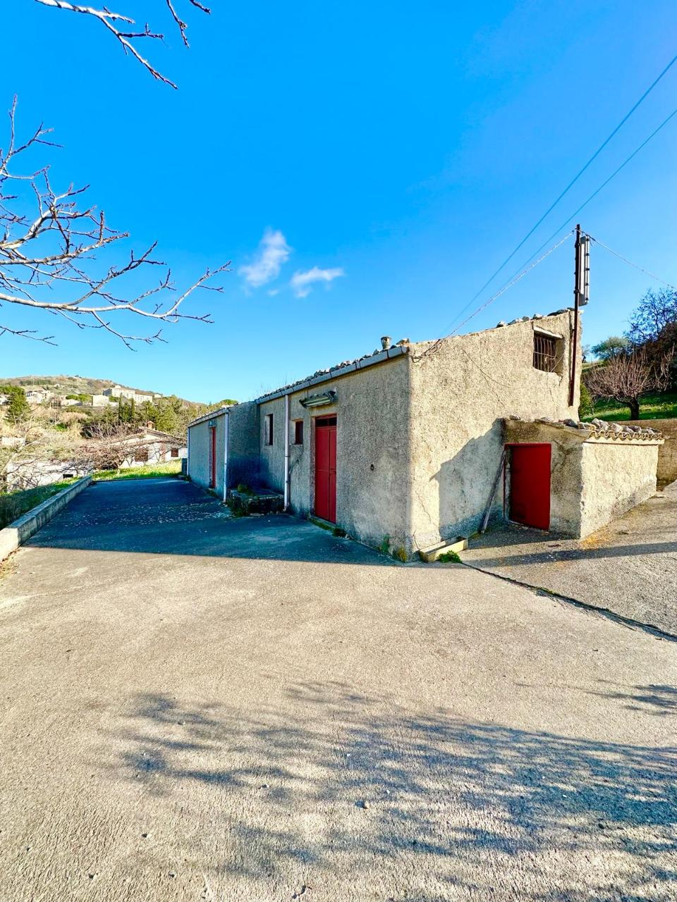 Rustico di campagna in Vendita a Chiusa Sclafani C.da Roccazzo (Palermo)
