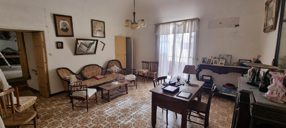 Casa singola in Vendita a Montelepre Centro storico (Palermo)