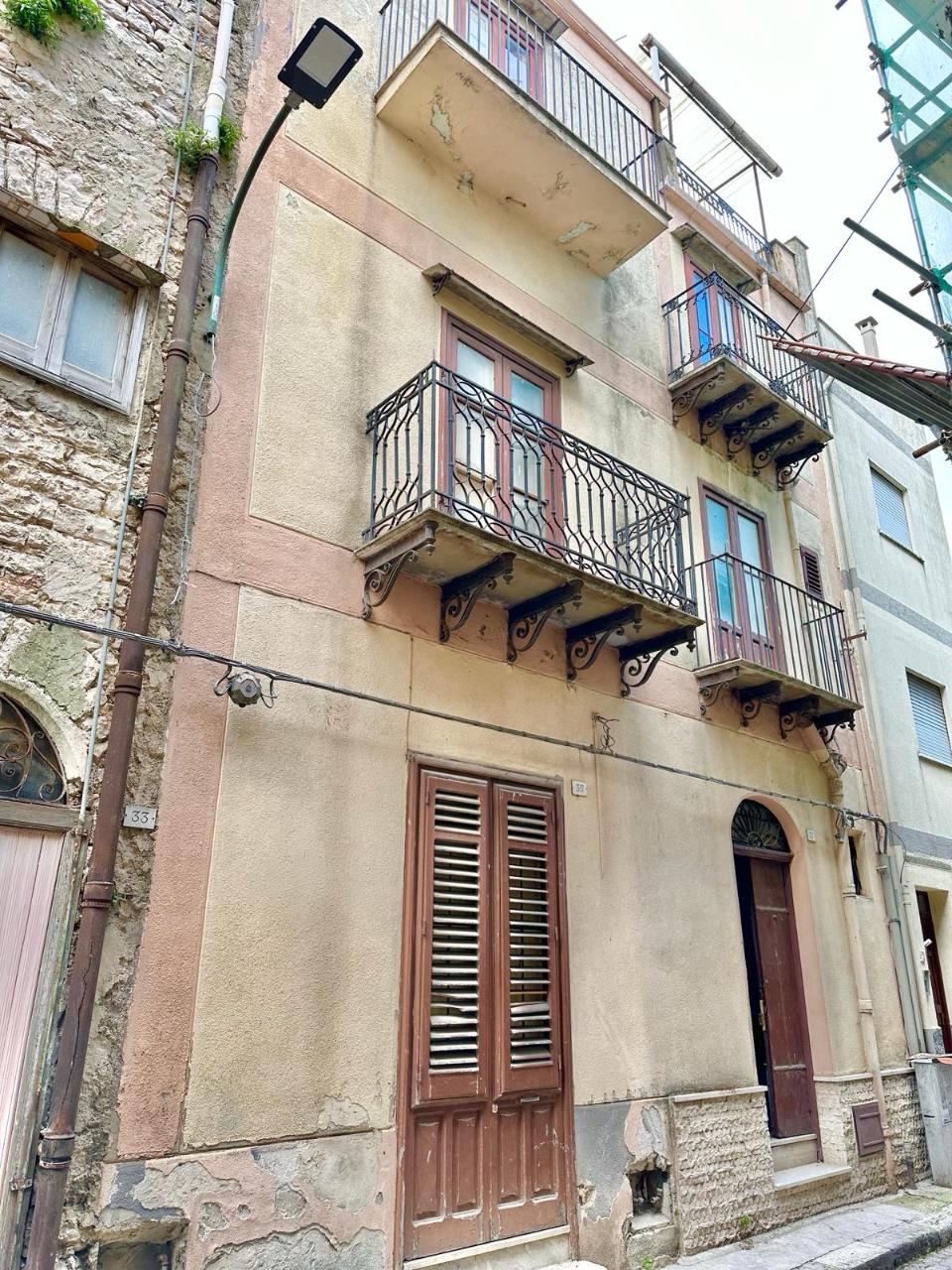 Casa singola in Vendita a Bisacquino Centro Storico (Palermo)