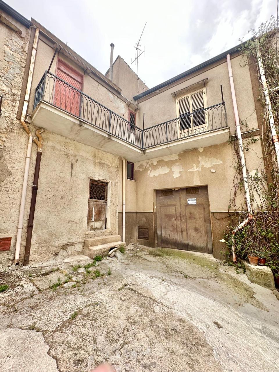 Casa singola in Vendita a Bisacquino Centro Storico (Palermo)