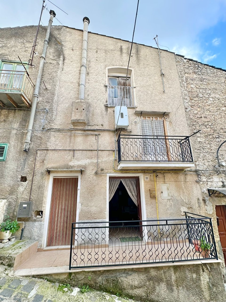 Casa singola in Vendita a Palazzo Adriano Centro storico (Palermo)