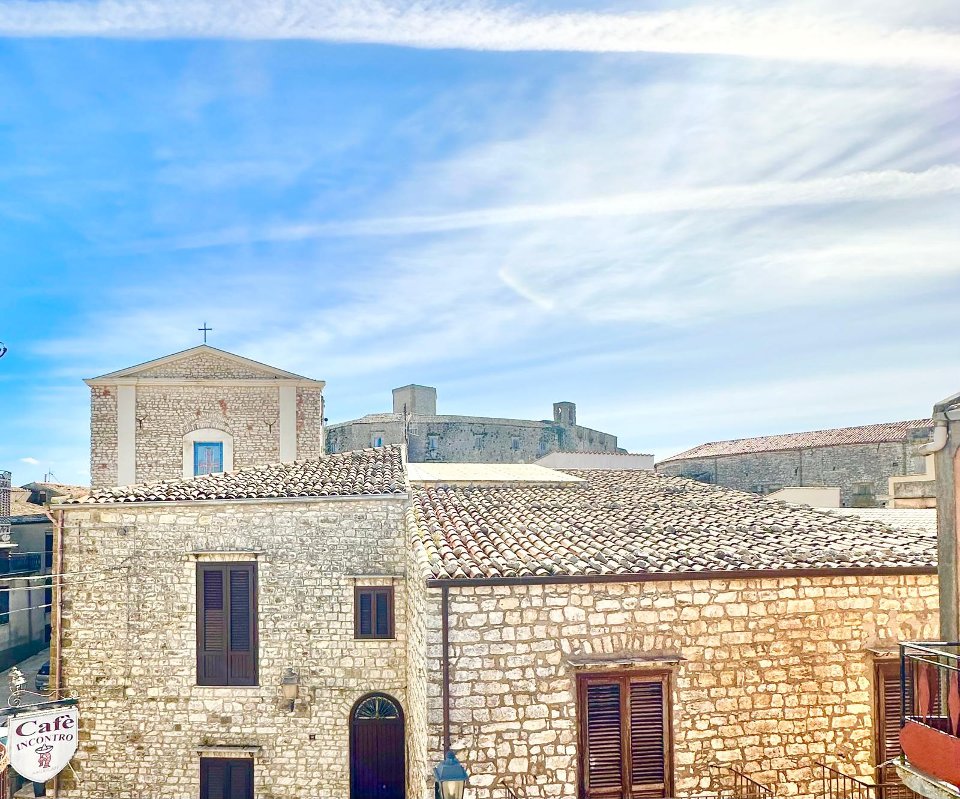 Casa singola in Vendita a Giuliana Centro Storico (Palermo)